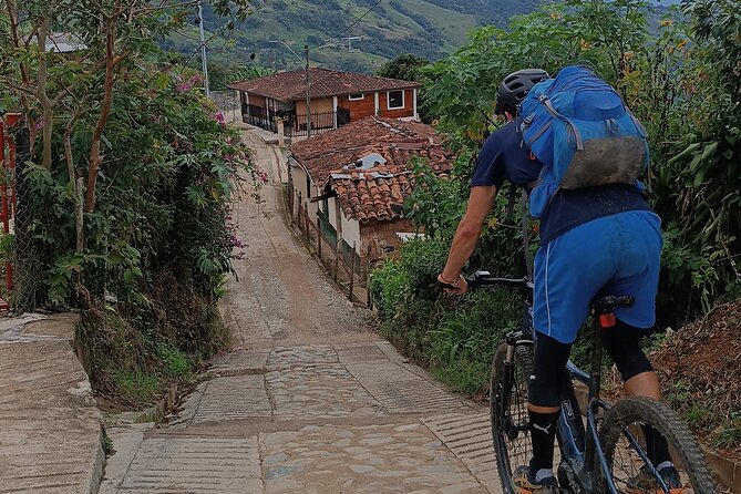 Electric Mountain Bike Tour in Wild Colombia - 2 Days - Meeting and Pickup