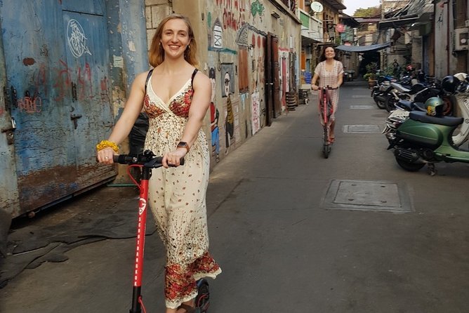 Electric Scooter Tour of Bangkok - Engaging With Personalized Commentary