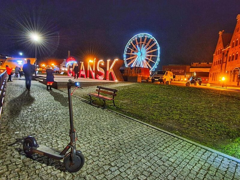 Electric Scooter Tour: Old Town Gdańsk - 1,5-Hour of Magic! - Key Points