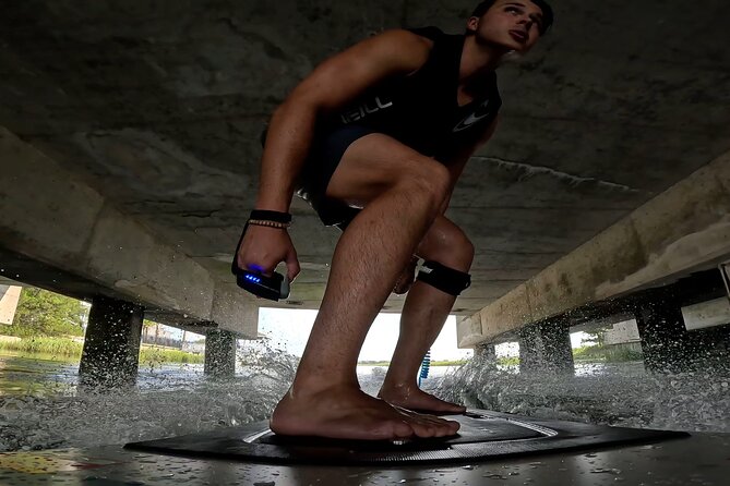 Electric Surfboard Private Lesson - Winter Friendly (Wetsuit) - Wetsuit Provided