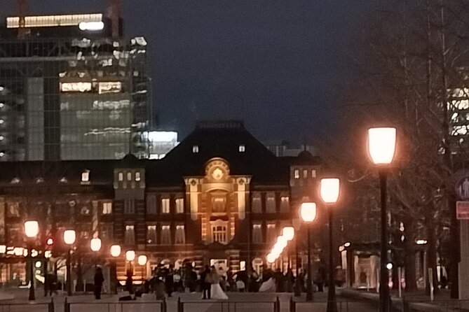Elegant Tokyo Twilight Walk & Local Dining Experience - Meeting and Pickup