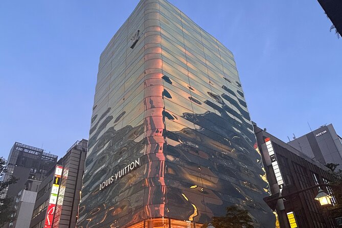Elegant Tokyo Twilight Walk & Local Dining Experience - Embracing the Local Culture