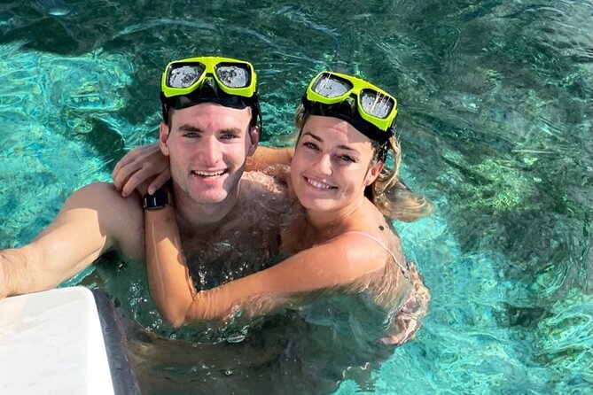 Eleuthera Day Trip With Swimming Pigs and Turtles From Nassau - Swimming With Pigs