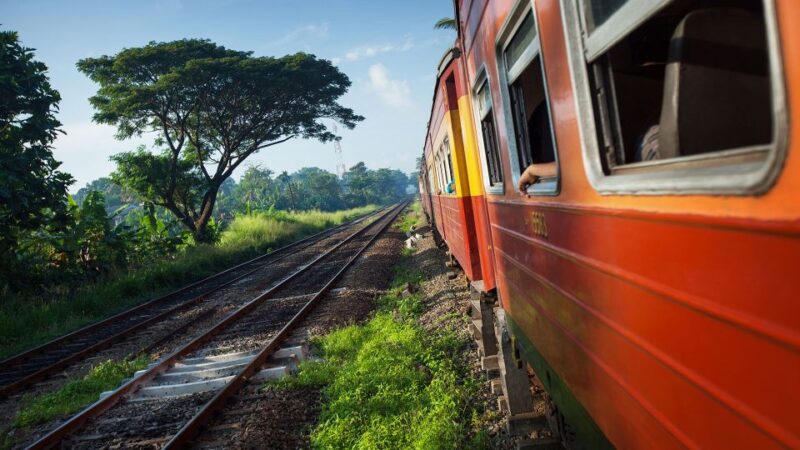 Ella: First-Class Scenic Train Ticket To/From Nanuoya - Inclusions and Amenities