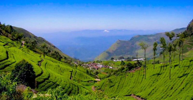 Ella: St. Catherine Seat to Makulella, Pekoe Trail- Stage 14 - Trail Features and Cultural Insights