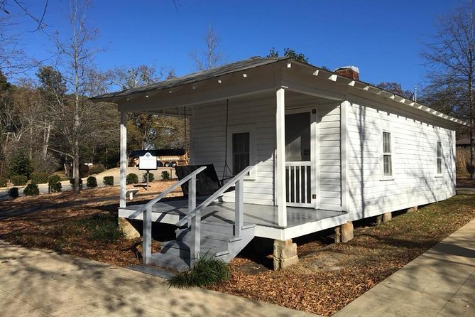 Elvis Presleys Childhood Home Sightseeing Daytrip From Memphis - Meeting and Departure Details