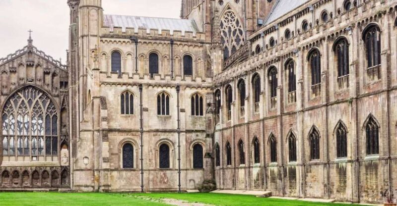 Ely: Local Highlights Smartphone Audio Guide - Tales of Pilgrims and Merchants