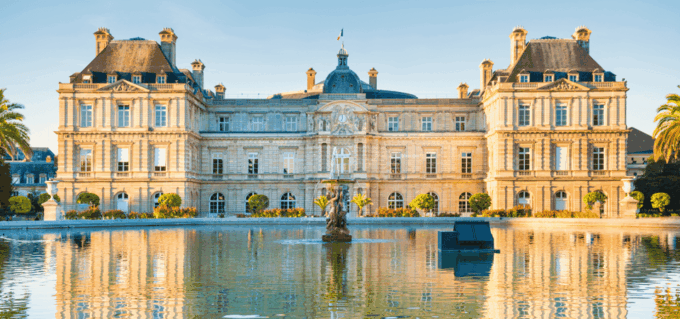 Emily in Paris Walking Tour With an APP - Discovering Behind-the-Scenes Stories