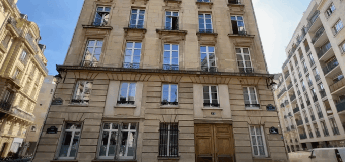 Emily in Paris Walking Tour With an APP - Blend of Romance, Fashion, and Drama