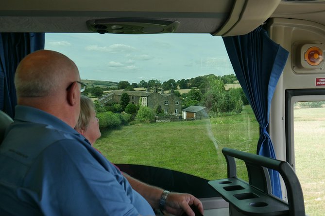 Emmerdale Classic Locations Bus Tour From Leeds - Inclusions of the Tour