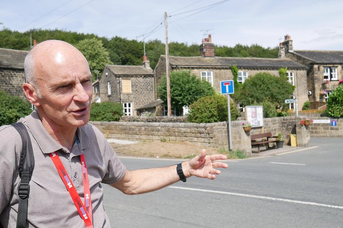 Emmerdale Classic Locations Bus Tour From Leeds - Meeting and Departure Details