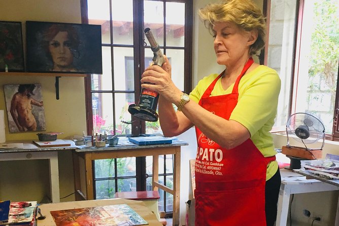 Encaustic Painting Workshops With Ezshwan Winding - Included Materials and Amenities