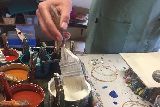 Encaustic Painting Workshops With Ezshwan Winding - Class Structure and Personalization