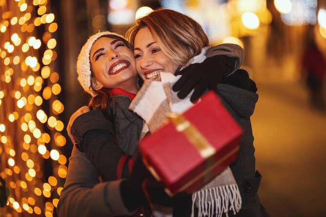 Enchanted Christmas Stroll: San Antonio's Festive Gems - Key Points