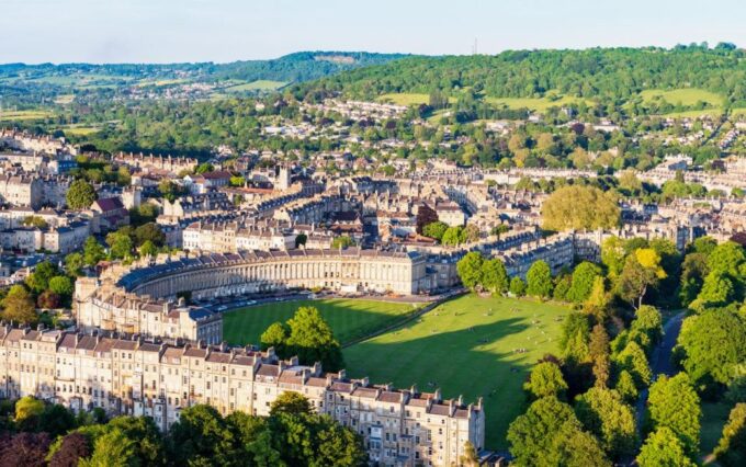 Enchanted Christmas Walk in Bath's Heart - Itinerary: Guided Sightseeing