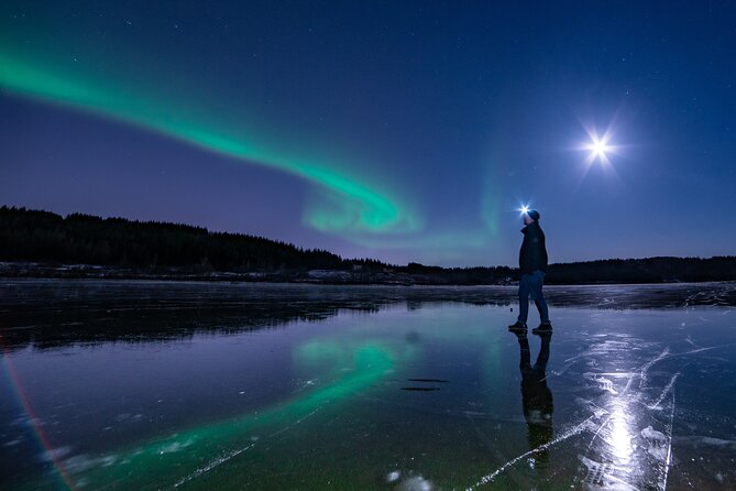 Enchanted Northern Lights: Hot Chocolate & Photos - Small Group! - Professional Guidance and Comfort