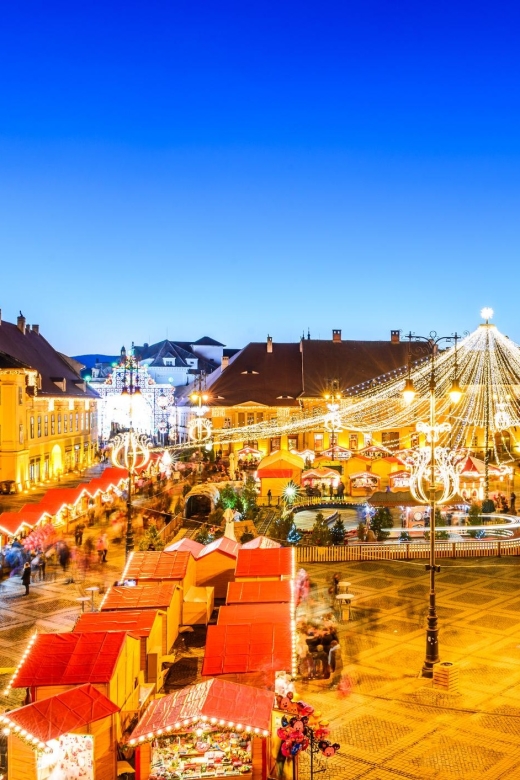 Enchanted Yuletide Walk: Ithaca's Festive Delights - Twinkling Lights and Charm