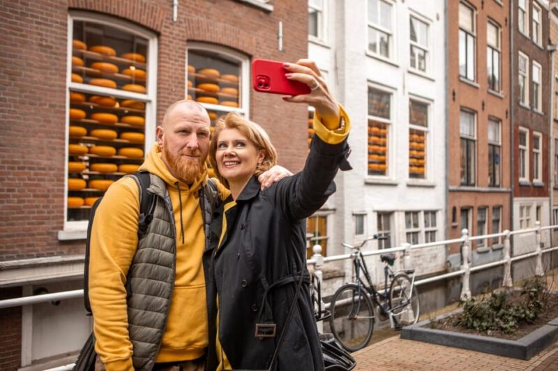 Enchanting Delft Romantic Quest Walking Tour - Historic Landmarks