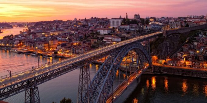 Enchanting Porto, Óbidos, Nazaré, Coimbra - Private Journey - Inclusions