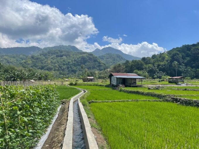 Ende: Traditional Market, Farm, and Traditional Village - Traditional Village and Weaving