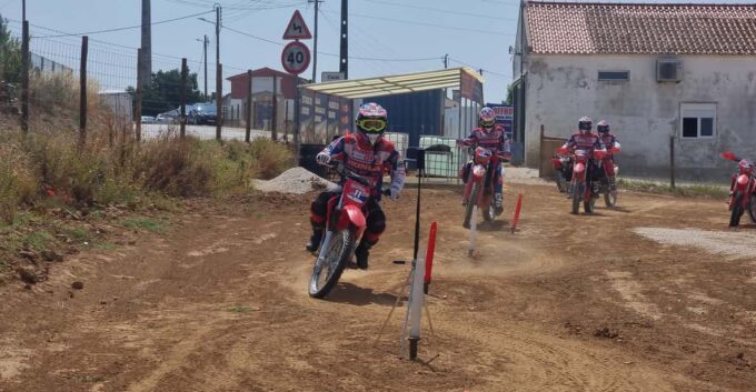 Enduro Class Three Hours - Carregado, Lisbon - Check Availability