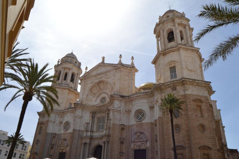 English Cádiz Tour: Walking Tour With Local Guide - Recommendations and Requirements