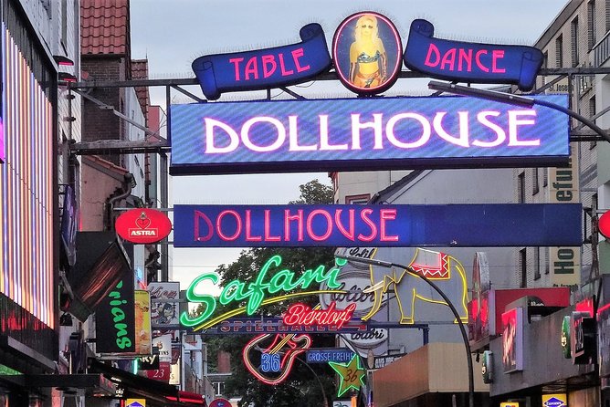 English Guided Tour of the Sinful Mile Reeperbahn and Red Light District - History and Serial Killers