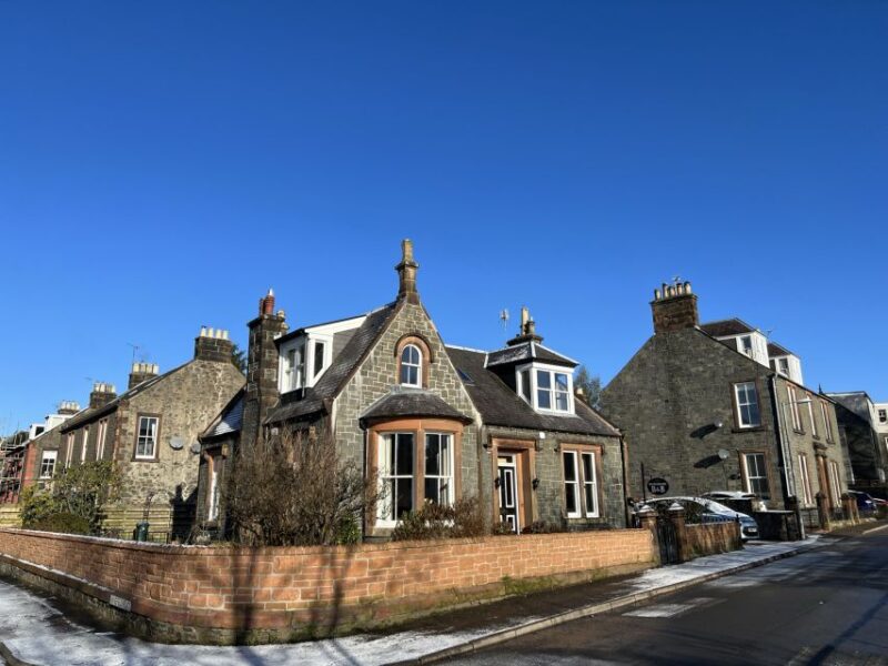 English Homestay Exploring Edinburgh and National Parks - Accommodation and Meals