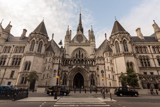 English + Law University Taster One Week Program in London - Transportation and Accessibility