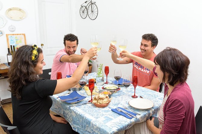Enjoy A Delightful Three-Course Dinner In The Heart Of Lisbon - Meeting Details