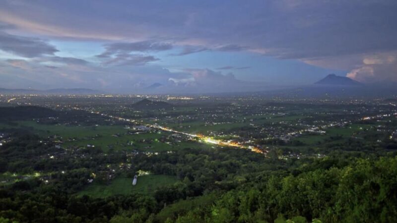Enjoy a Fun Local Evening in Yogya! - Local Culture and Activities