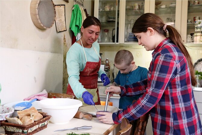 Enjoy a Traditional Georgian Cooking Class and Meal With a Local in Tbilisi - Quick Points