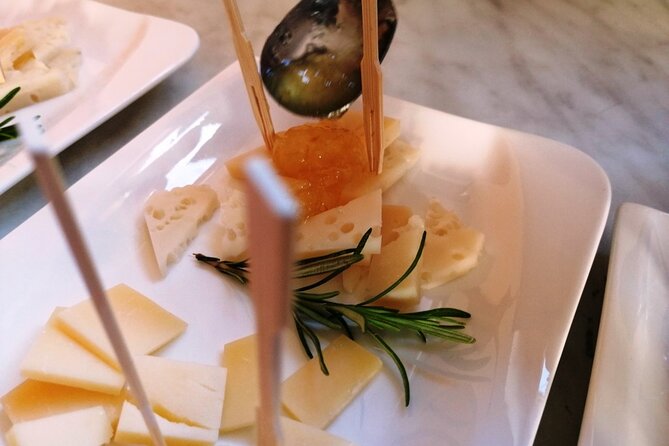 Enjoy in Fruit and Vegetable Delights in Slovenia, Vipava Valley - Desserts: Seasonal Sweets and Snacks