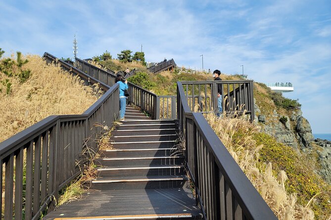 Enjoy Seafood After Walking Along the Coast From Igidae Park to Oryukdo Park. - Highlights of the Experience