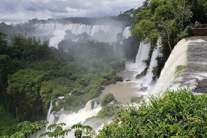 Enjoy the Iguazu Falls and the Devils Throat From the Argentine Side - Accessibility and Traveler Capacity