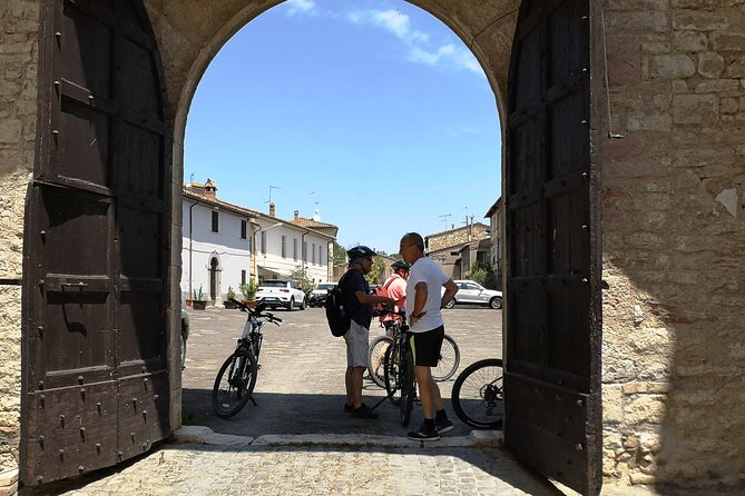 Enobike Tour to Lake Corbara and Titignano Castle - Unique Biking Experience