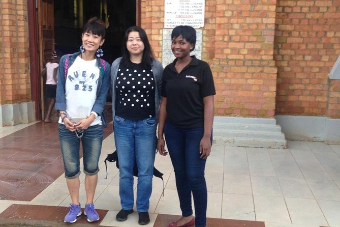 Entebbe Walking Tour (3 Hours) With Zoo and Botanical Gardens Options - Artisans at Crafts Village