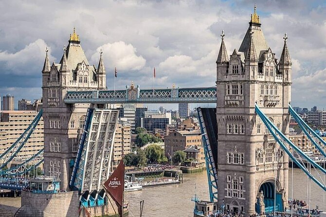 Enter The Tower of London , Visit Tower Bridge & Westminster Tour - Inclusions and Requirements