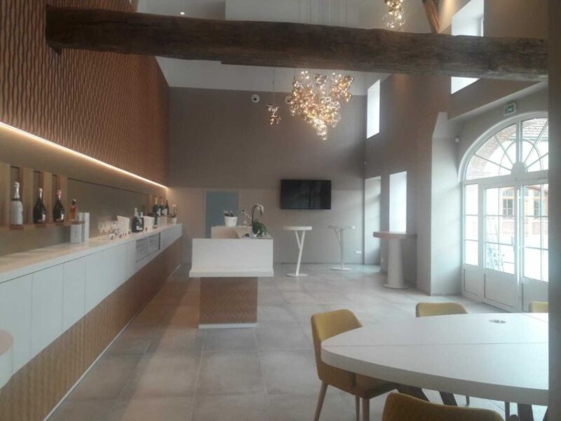Epernay: Guided Tour of Champagne Cellar With Tastings - Language Options