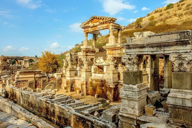 Ephesus Ancient City Tour With BBQ Lunch & Transfer From Bodrum - Exploring Ephesus