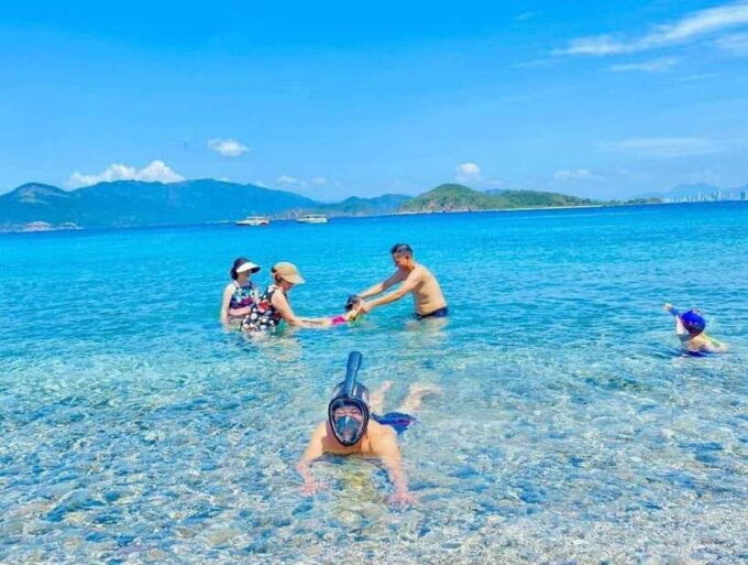 EPLORE NHA TRANG: MINI BEACH - CORAL BAY TOUR - Visitor Suitability