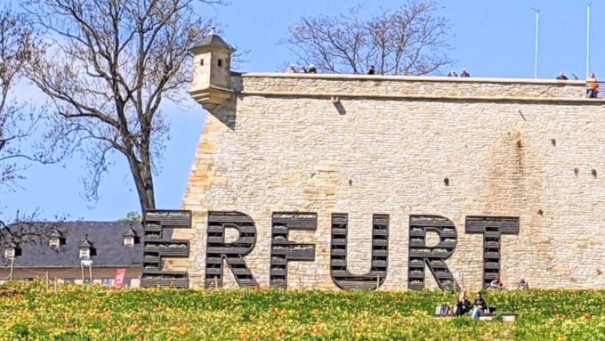 Erfurt: Old Town Highlights Self-guided Walk - Navigating the Offline Map