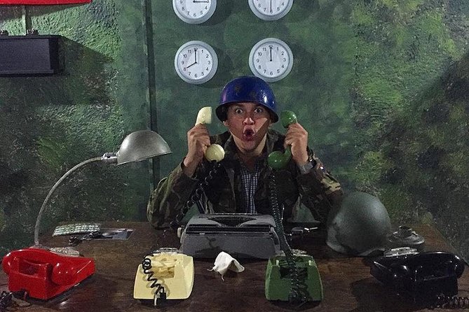 Escape Room in Guadalajara: Save the World in a Bunker - Whats Included