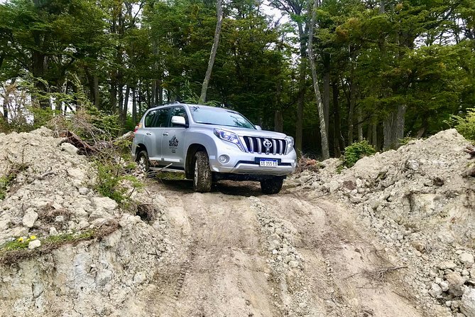 Escondido and Fagnano Lakes 4x4 OFF ROAD - Pickup and Scheduling