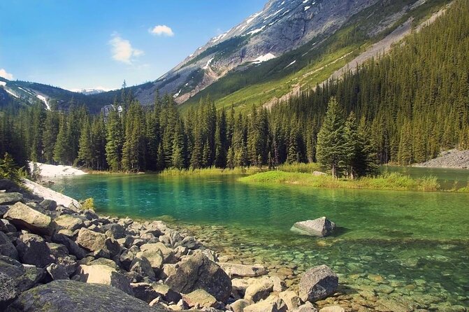 Esmeralda Lagoon: A Trekking Adventure - Key Points