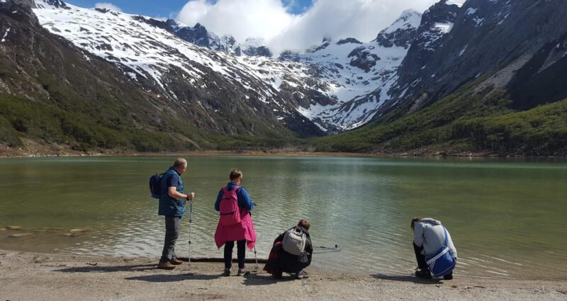 Esmeralda Lagoon: Private Hiking Tour - Key Points