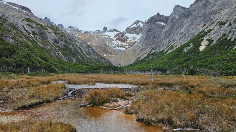 Esmeralda Lagoon: Private Hiking Tour - Hiking Experience