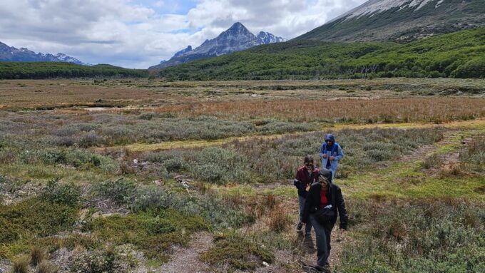 Esmeralda Lagoon: Private Hiking Tour - Destination Highlights