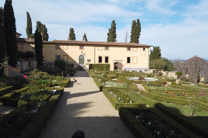 Essence of Chianti Small Group Tour With Lunch and Tastings From Florence - Winery Visits and Tastings