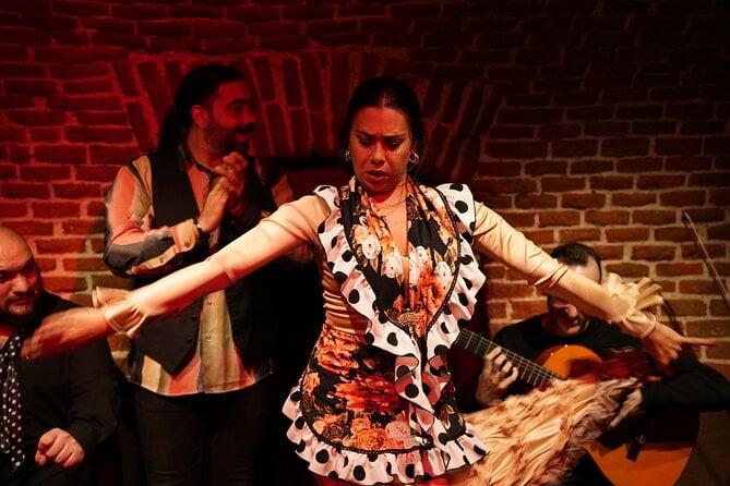Essential Flamenco: Pure Flamenco Show in the Heart of Madrid - Artistic Excellence and Passion